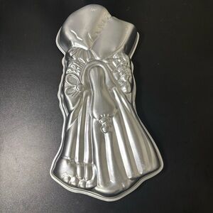 Vintage Aluminum Cake Pan Mold 502-194 Wilton 1975 Holly Hobbie Cottage Prairie